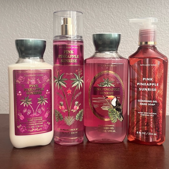 New Gift Set Piece Bath Body Works pink pineapple